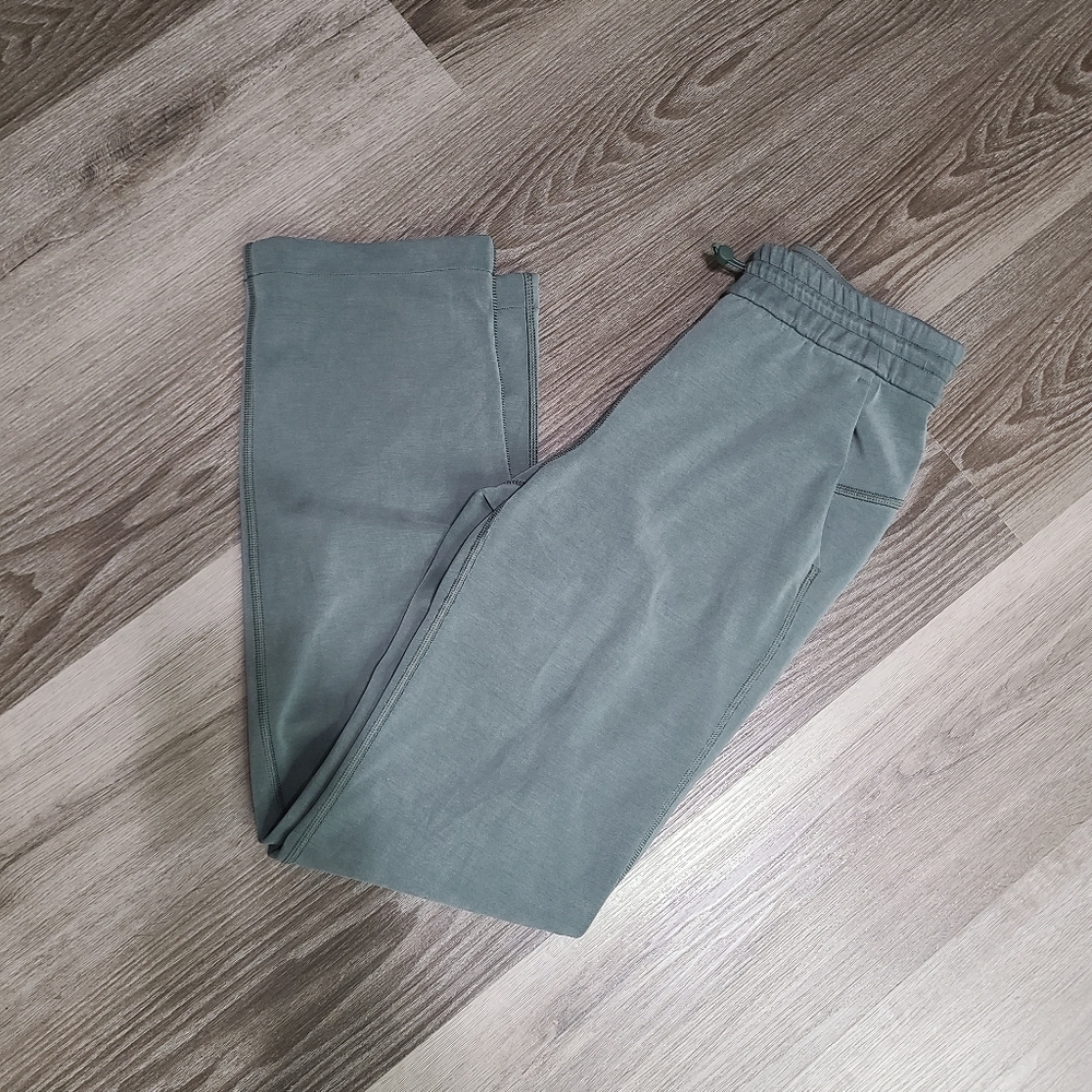 Lululemon Softstreme High Rise Pant Green Size 2